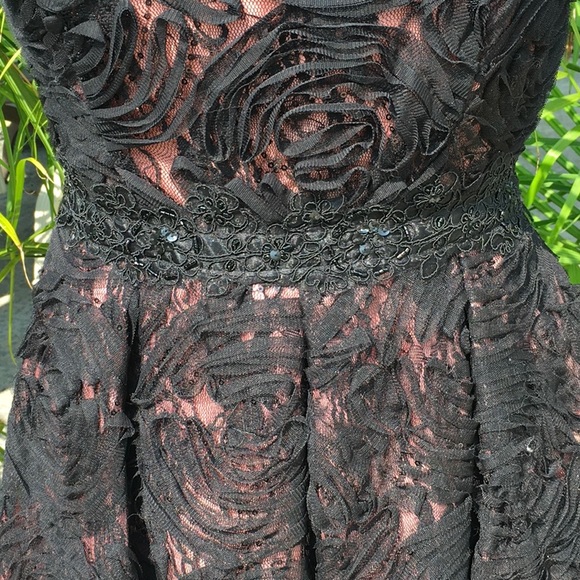 Pink and black lace cocktail dress with sequins. - Picture 3 of 4